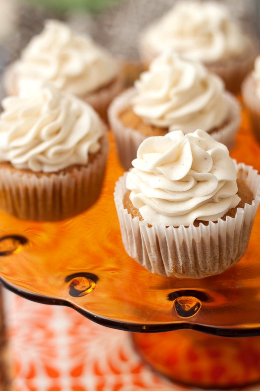 Pumpkin Cupcakes with Maple Cinnamon Cream Cheese Frosting